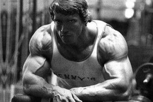 Lee más sobre el artículo Trucos Pro, elevaciones laterales con Arnold Schwarzenegger
