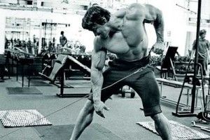 Lee más sobre el artículo Trucos Pro: Remo a un brazo por Schwarzenegger