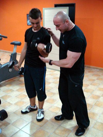 Lee más sobre el artículo Fitness y pesas para adolescentes