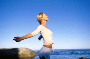Yoga, respiración profunda y prolongada