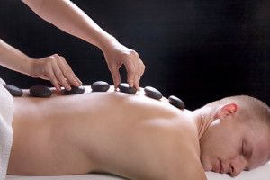 Lee más sobre el artículo Masaje con piedras calientes