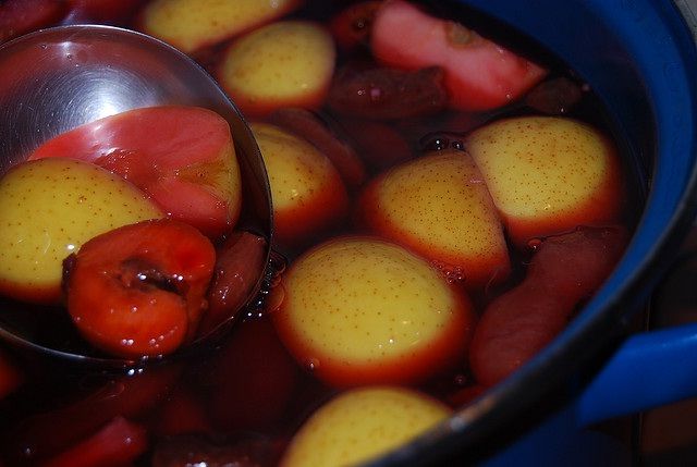 Lee más sobre el artículo Recetas navideñas: Saludable ponche de frutas