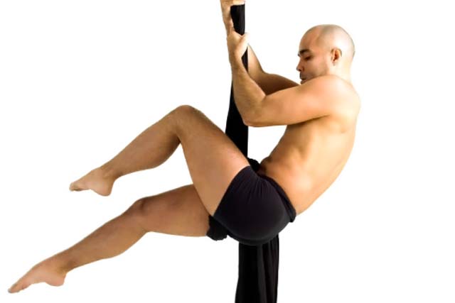 Lee más sobre el artículo El Fly Yoga, un método aéreo de wellness