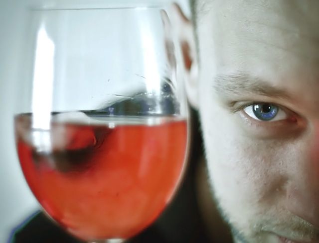 Lee más sobre el artículo Belleza y alcohol, una mezcla curiosa