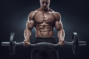 Lee más sobre el artículo ¿En qué consiste un plan de entrenamiento centrado en la fuerza?