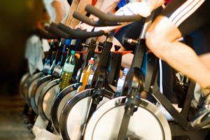 Lee más sobre el artículo El spinning, una actividad física de grupo