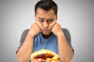 Lee más sobre el artículo Régimen, pérdida de peso, y comida rápida