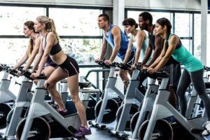 Lee más sobre el artículo El spinning está de moda. Y tú ¿Aún no lo has probado?
