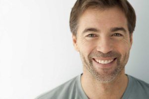 Lee más sobre el artículo Qué es la gingivitis, cuáles son sus causas y cómo tratarla