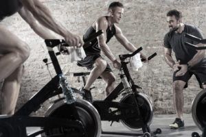 Lee más sobre el artículo Razones prácticas para la puesta en forma en bicicleta de spinning
