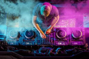 Lee más sobre el artículo La música 8D, una nueva forma de adentrarse en el sonido envolvente