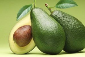Lee más sobre el artículo Aguacate, la fruta de moda para adelgazar saludablemente