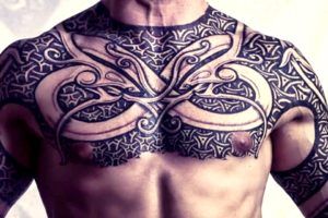 Lee más sobre el artículo Consejos y productos para el cuidado de los tatuajes a largo plazo